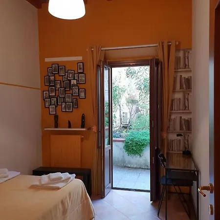 Apartment Charming Garden In *